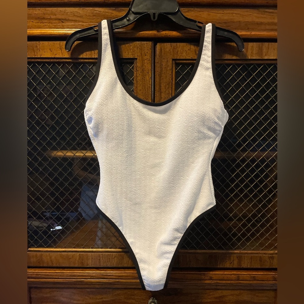 No Boundaries White and Black swim suit size medium 8-10